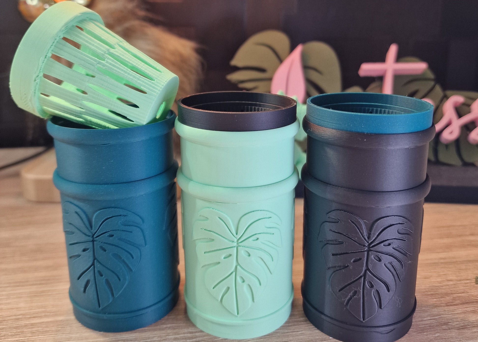 Mini-pot leaf