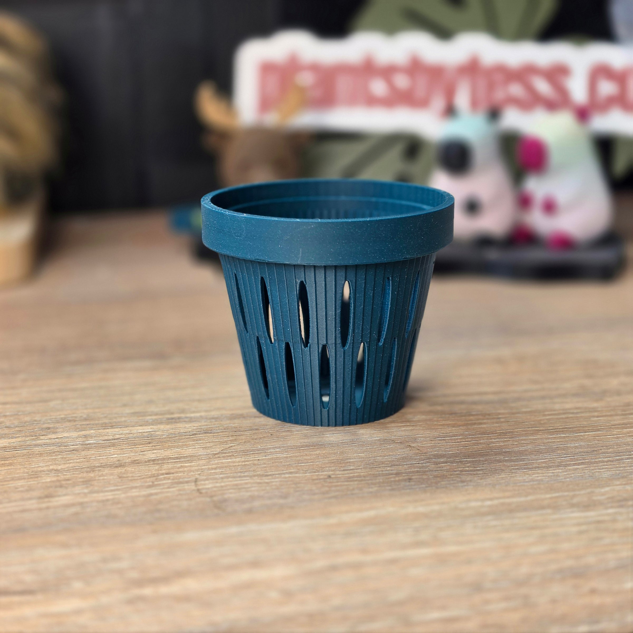 MIDI SIPS | Self-Watering Plant Pot for Medium Plants